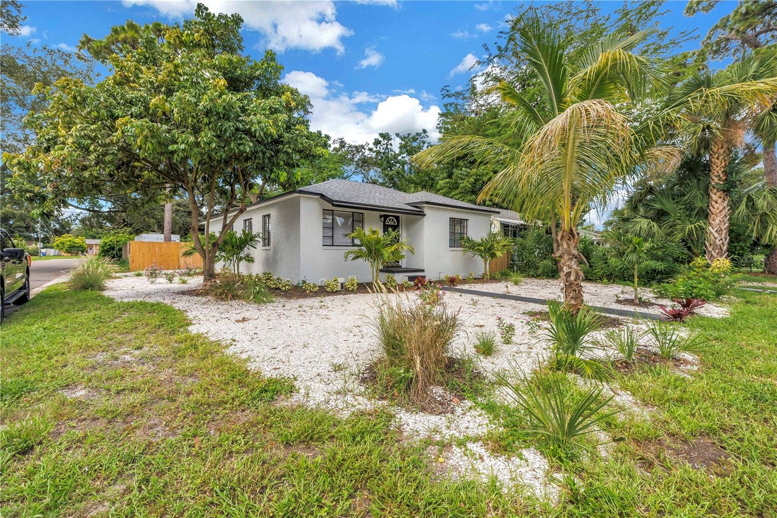 2000 27TH AVENUE N, St Petersburg, FL 33713