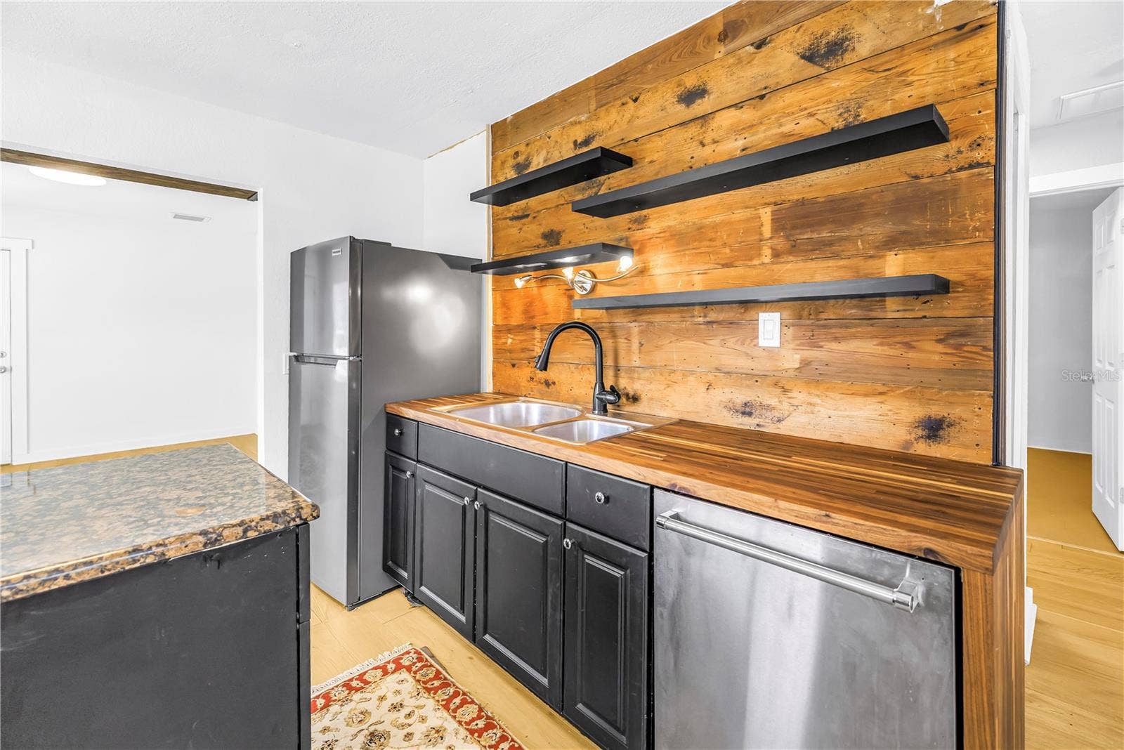 2000 27TH AVENUE N, St Petersburg, FL 33713