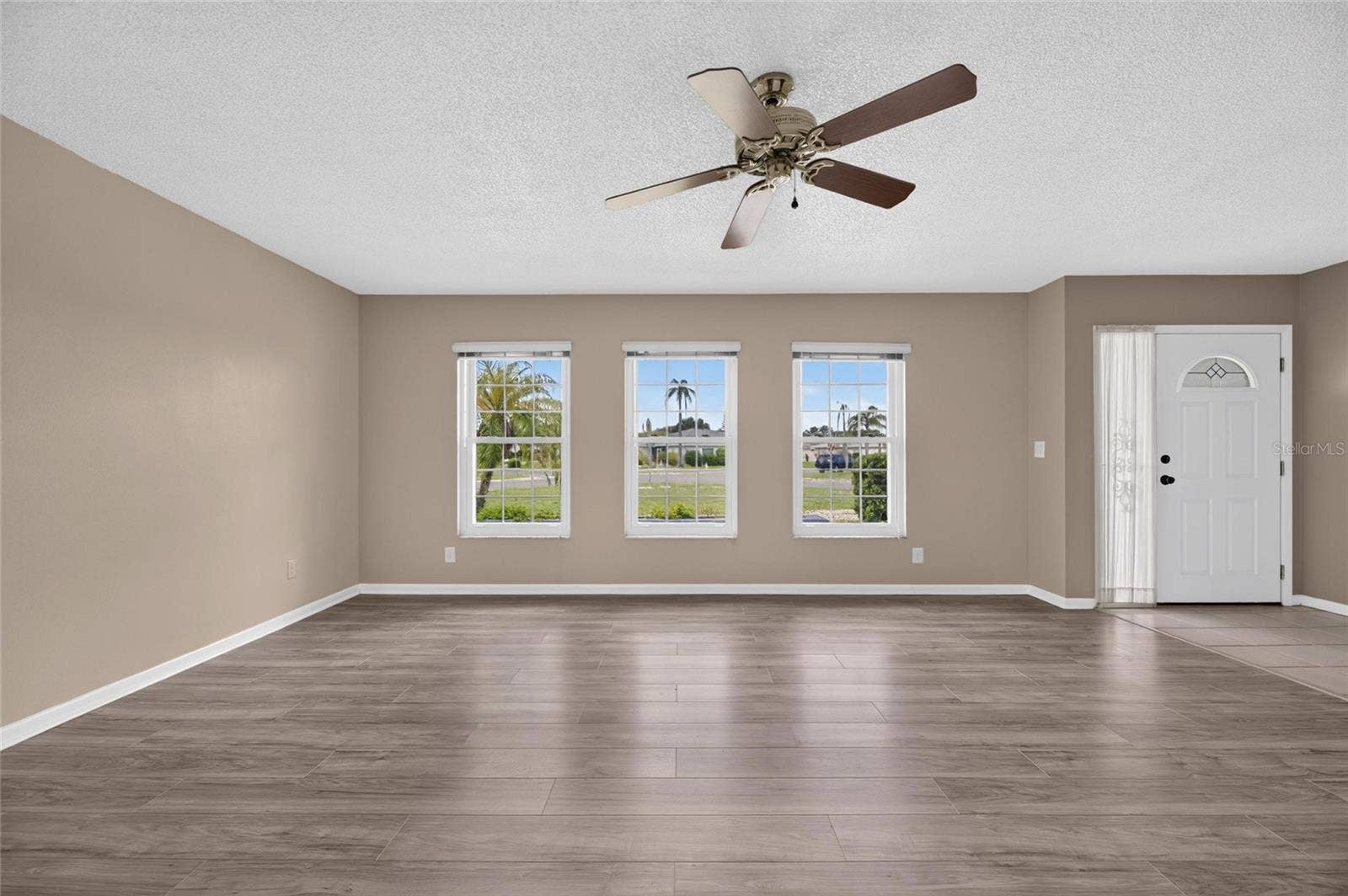 1743 COCO PALM CIRCLE, Sun City Center, FL 33573 1743 COCO PALM CIRCLE, Sun City Center, FL 33573