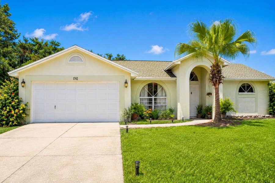 Property photo for 1742 STAYSAIL DRIVE, Valrico, FL