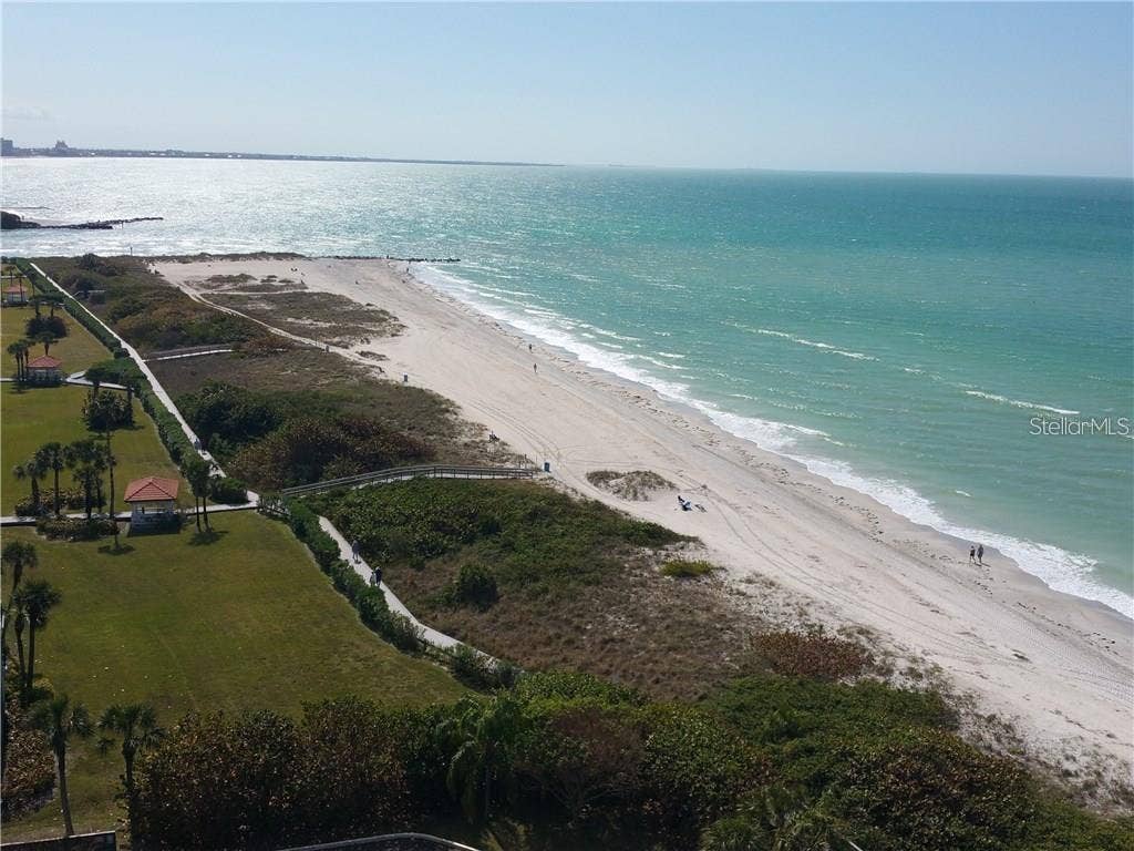 7650 BAYSHORE DRIVE, #302, Treasure Island, FL 33706 7650 BAYSHORE DRIVE, #302, Treasure Island, FL 33706