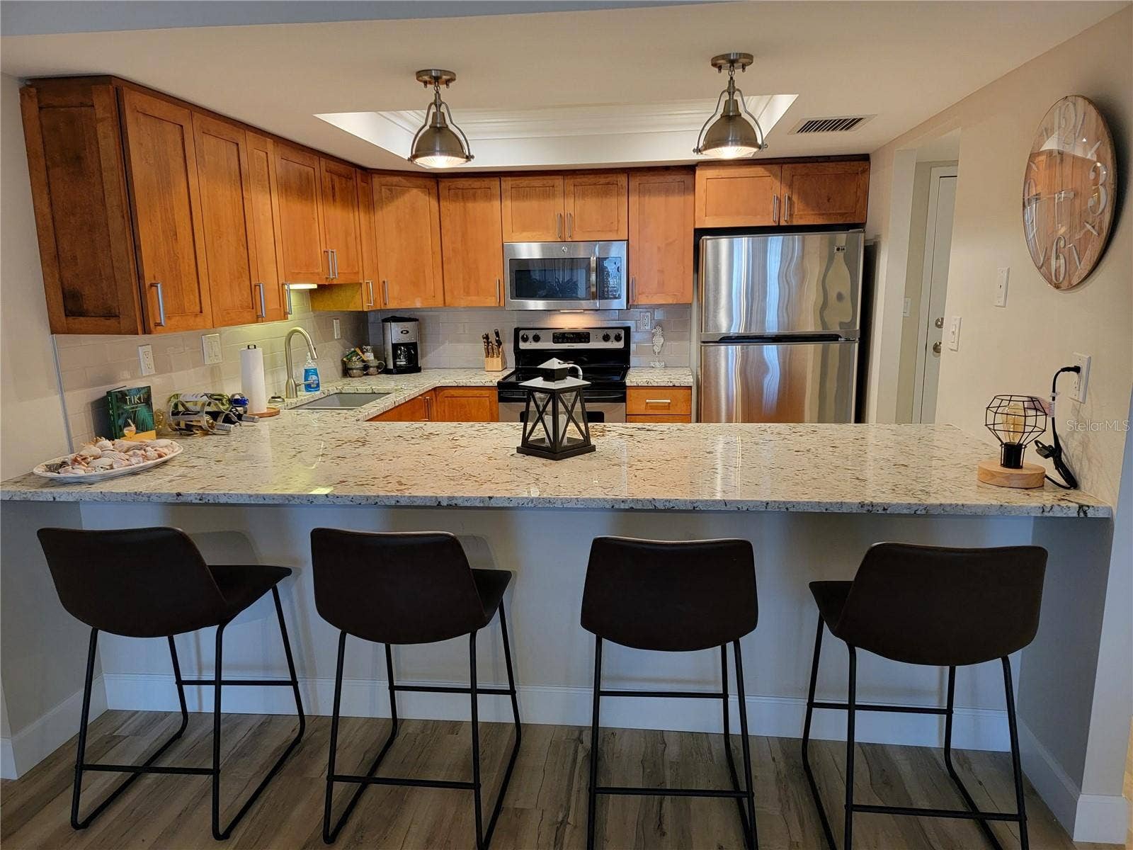 7650 BAYSHORE DRIVE, #302, Treasure Island, FL 33706 7650 BAYSHORE DRIVE, #302, Treasure Island, FL 33706