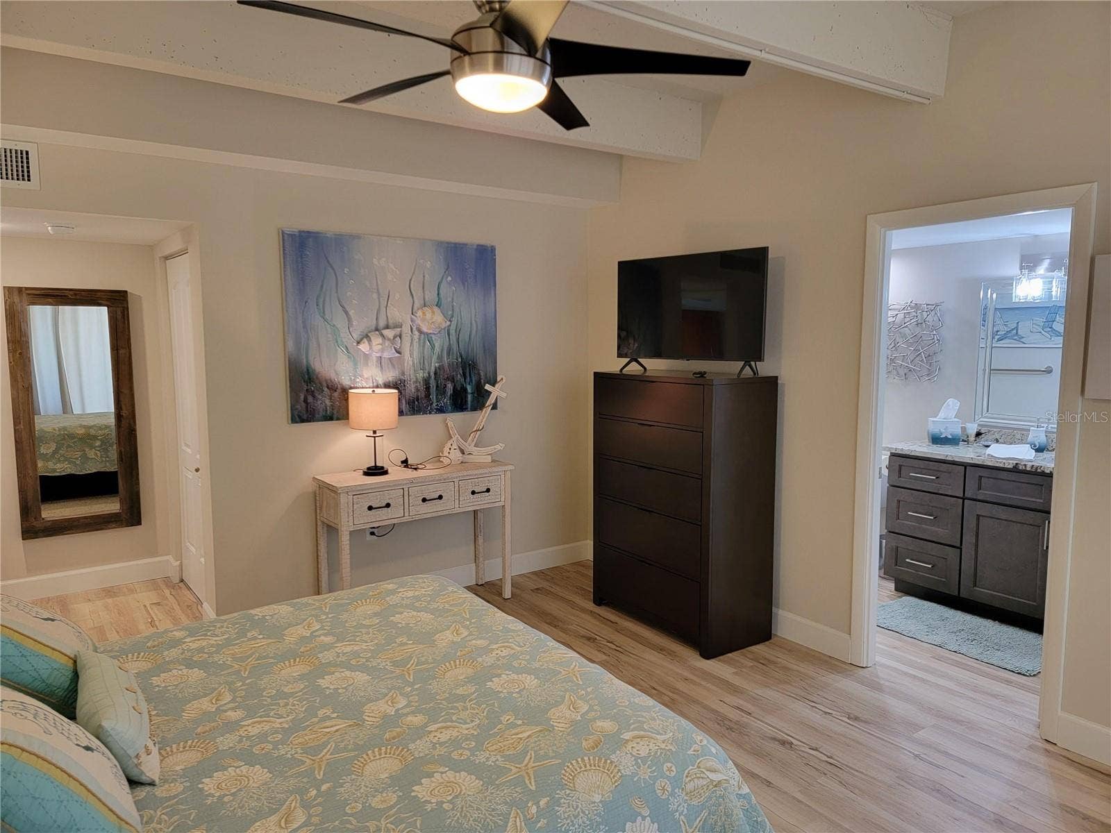 7650 BAYSHORE DRIVE, #302, Treasure Island, FL 33706 7650 BAYSHORE DRIVE, #302, Treasure Island, FL 33706