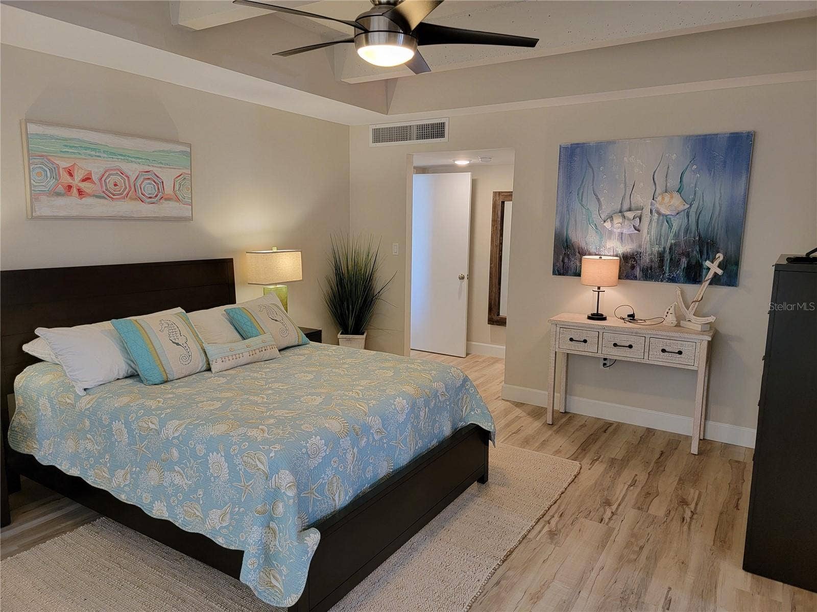 7650 BAYSHORE DRIVE, #302, Treasure Island, FL 33706 7650 BAYSHORE DRIVE, #302, Treasure Island, FL 33706