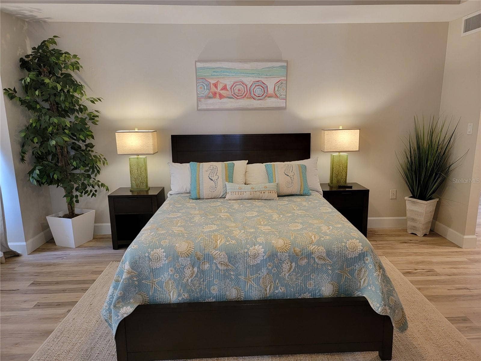 7650 BAYSHORE DRIVE, #302, Treasure Island, FL 33706 7650 BAYSHORE DRIVE, #302, Treasure Island, FL 33706
