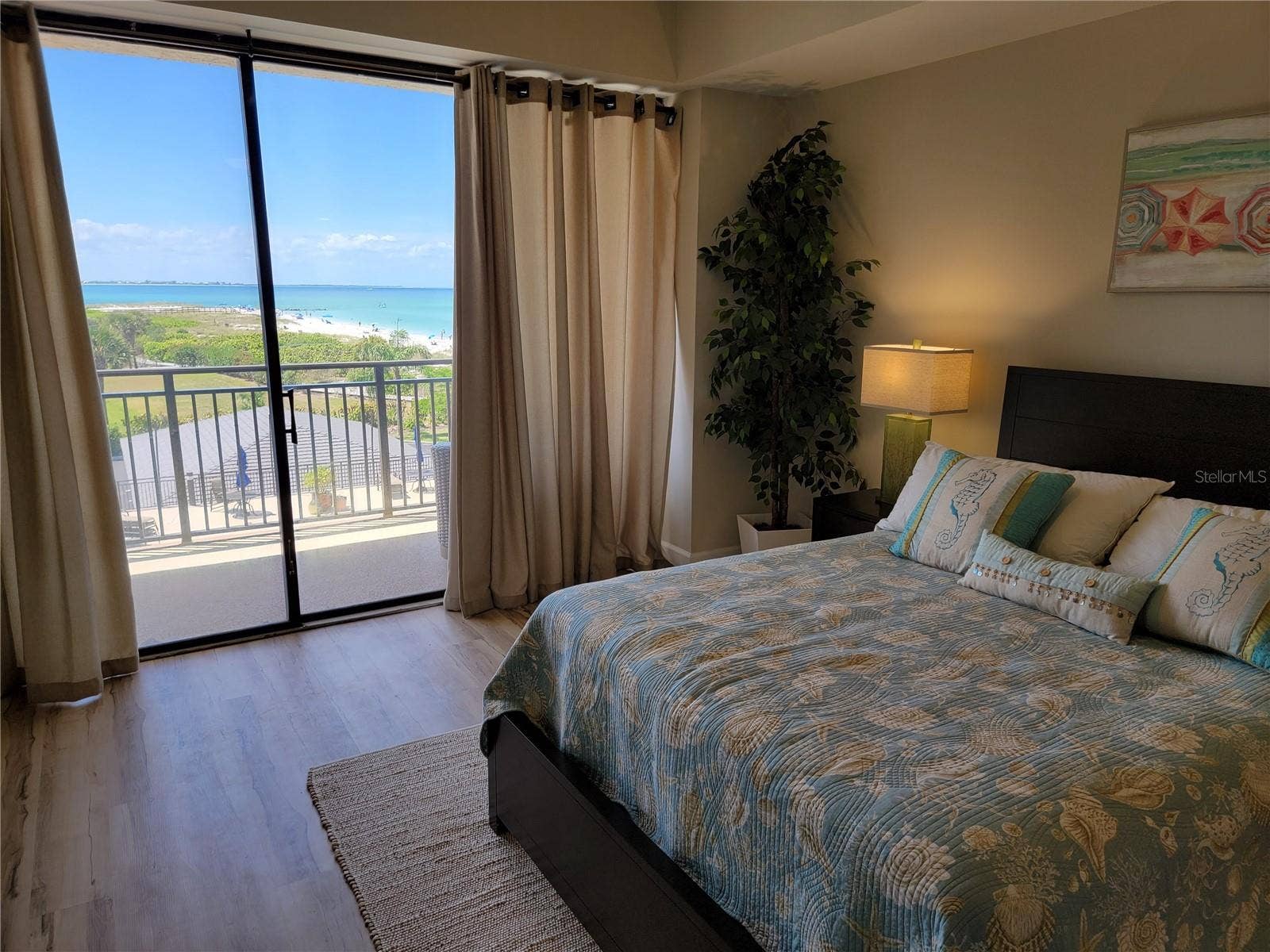 7650 BAYSHORE DRIVE, #302, Treasure Island, FL 33706 7650 BAYSHORE DRIVE, #302, Treasure Island, FL 33706