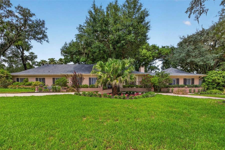 Property photo for 602 S RIVERHILLS DRIVE, Temple Terrace, FL
