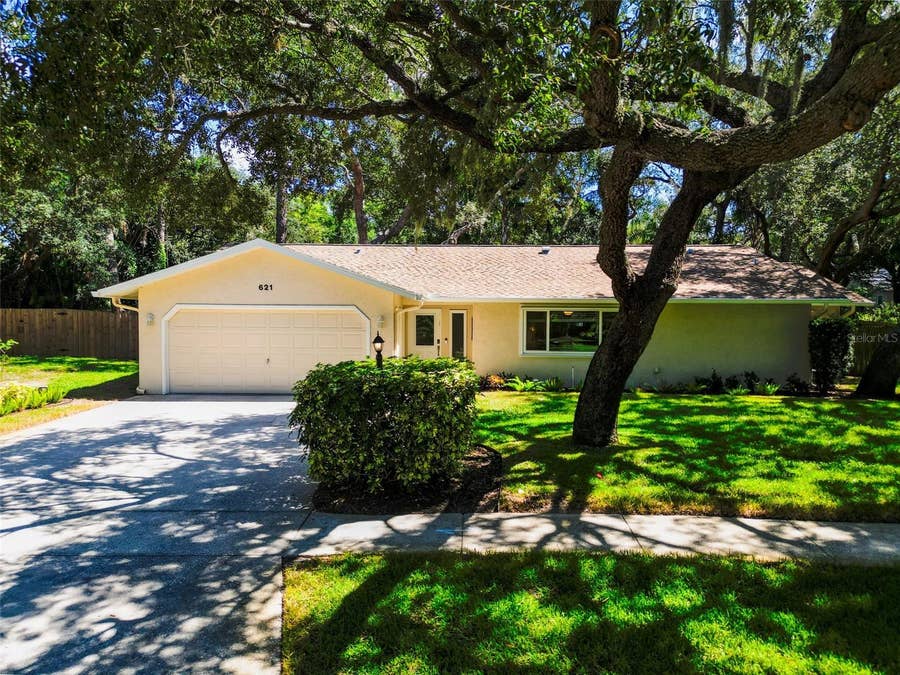 Property photo for 621 TIMBER LN, Tarpon Springs, FL
