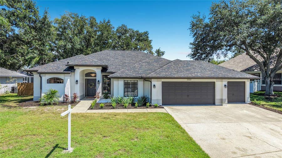 Property photo for 927 WHIPPOORWILL DRIVE, Palm Harbor, FL