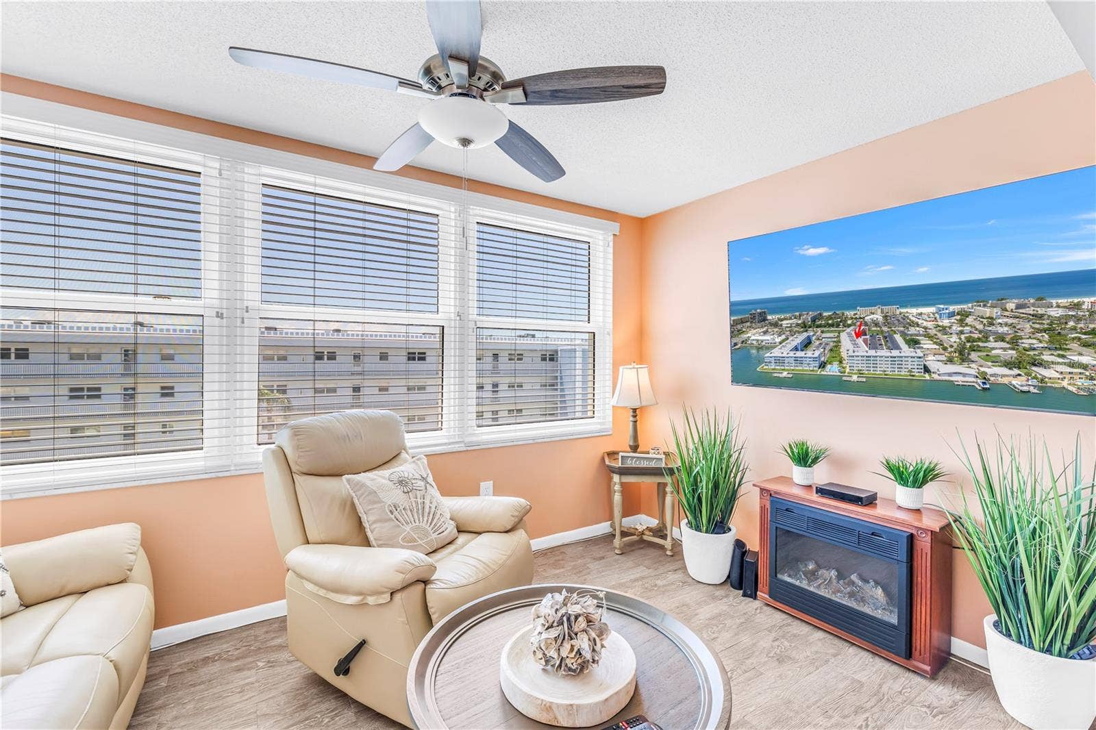 5575 GULF BOULEVARD, #426, St Pete Beach, FL 33706 5575 GULF BOULEVARD, #426, St Pete Beach, FL 33706
