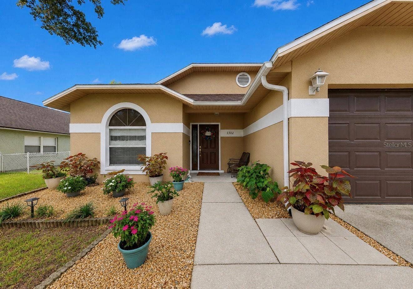 1302 BRAHMA DRIVE, Valrico, FL 33594 1302 BRAHMA DRIVE, Valrico, FL 33594