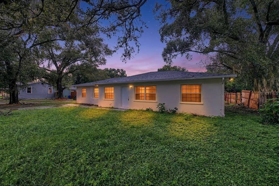 Property photo for 810 E 120TH AVENUE, Tampa, FL