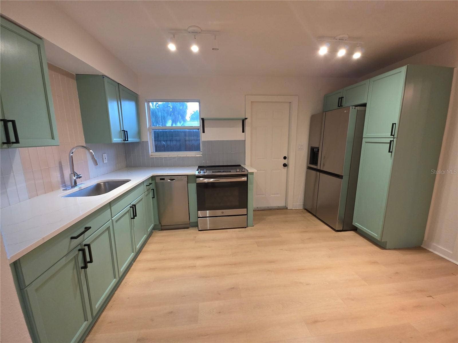 1020 19TH STREET S, St Petersburg, FL 33712