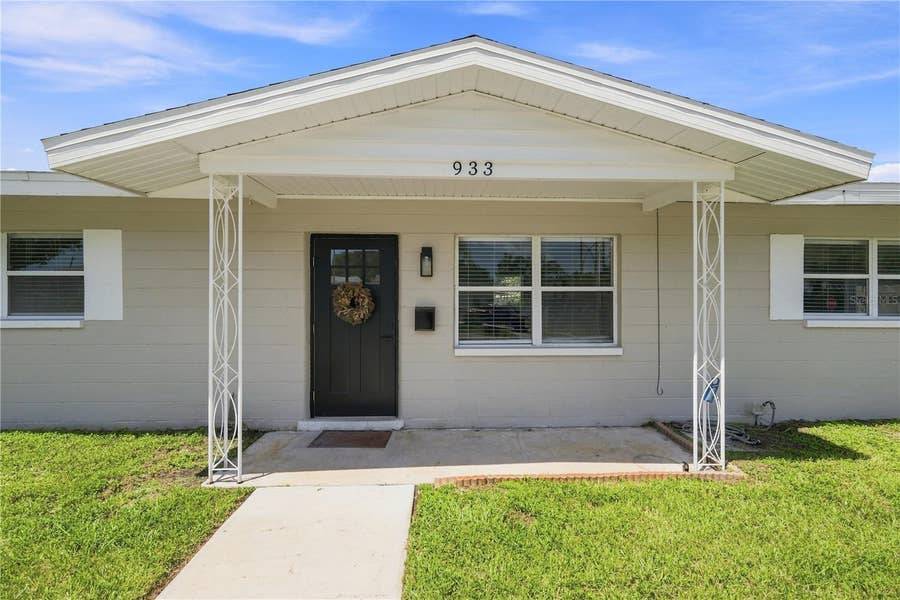 Property photo for 933 41ST AVENUE NE, St Petersburg, FL