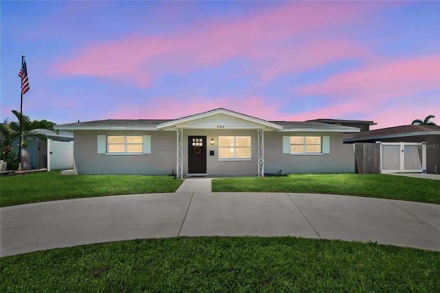 Property photo for 933 41ST AVENUE NE, St Petersburg, FL
