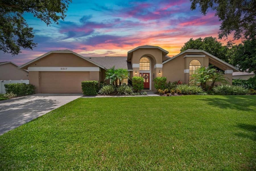 Property photo for 2317 EAGLE BLUFF DRIVE, Valrico, FL