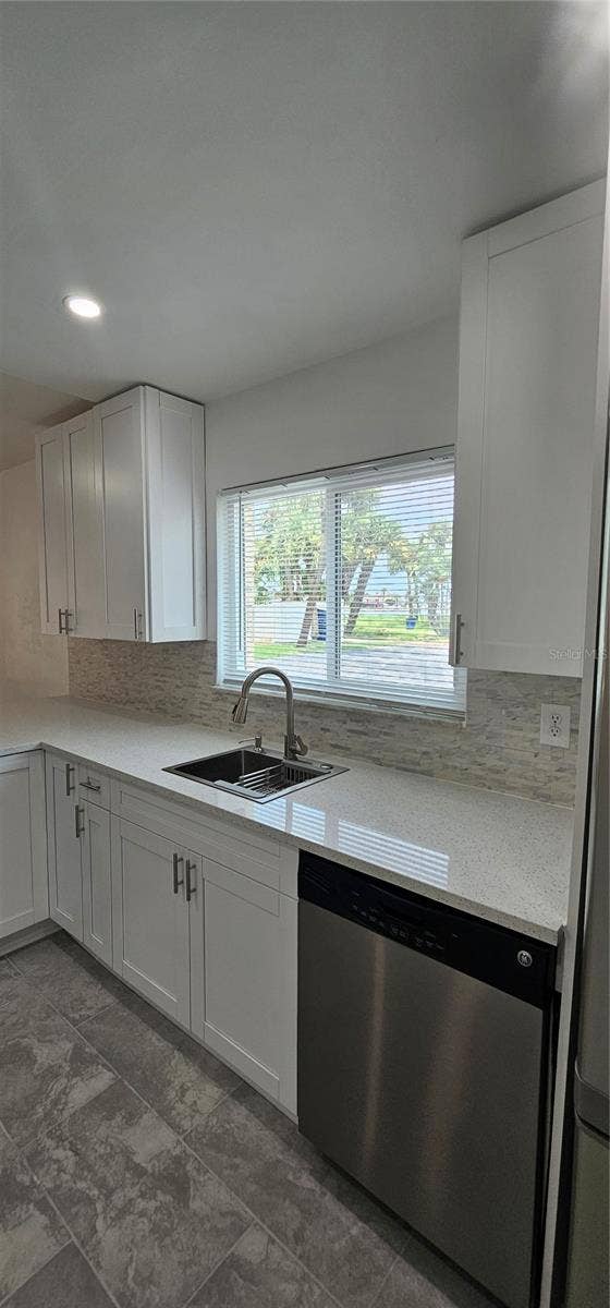 301 87TH AVENUE, #106, St Pete Beach, FL 33706 Kitchen