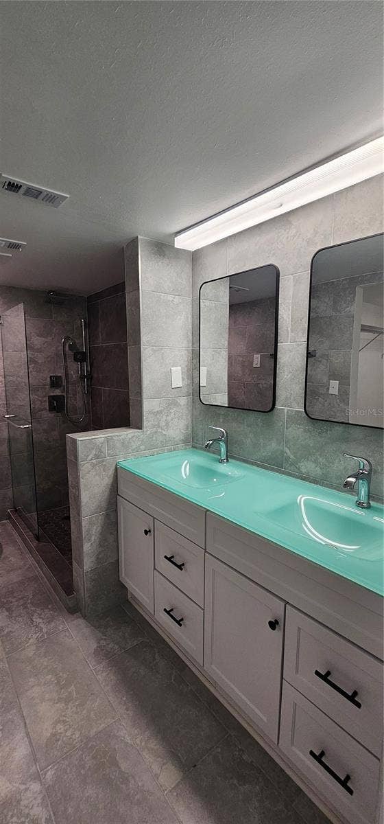 301 87TH AVENUE, #106, St Pete Beach, FL 33706 Primary Bathroom