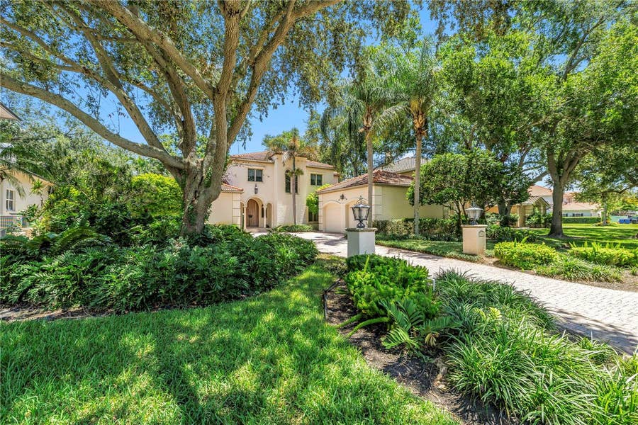 Property photo for 1524 BRIGHTWATERS BOULEVARD NE, St Petersburg, FL