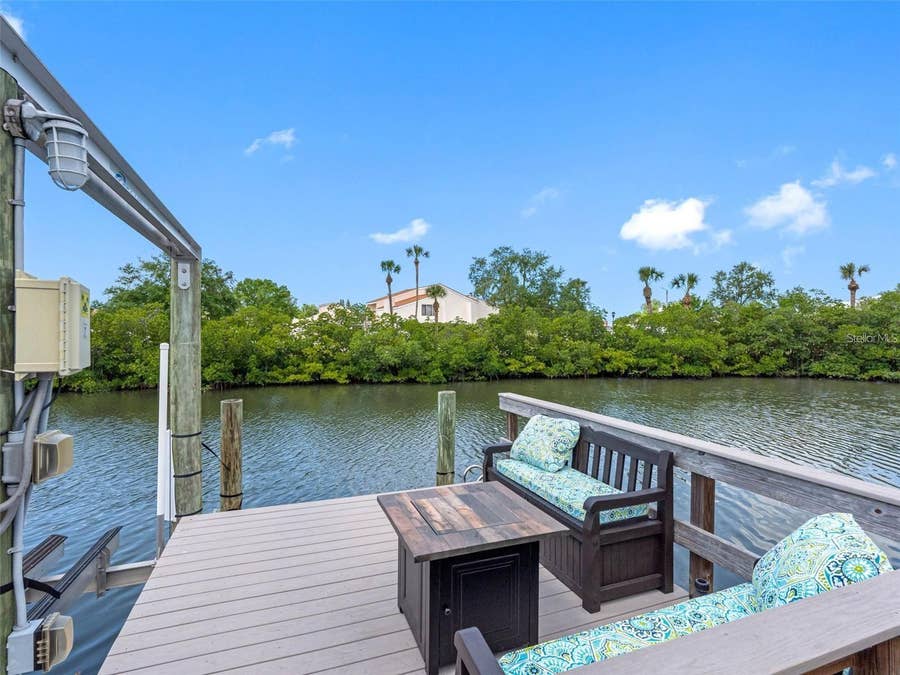Property photo for 4306 SUNRAY COURT, Tampa, FL