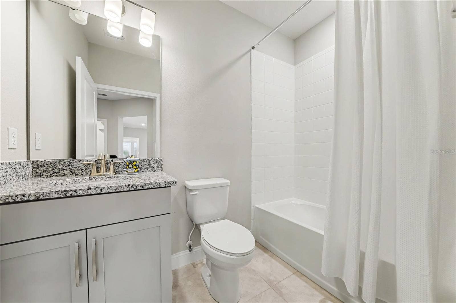 7505 LAUREATE BOULEVARD, #2407, Orlando, FL 32827 Bathroom #2