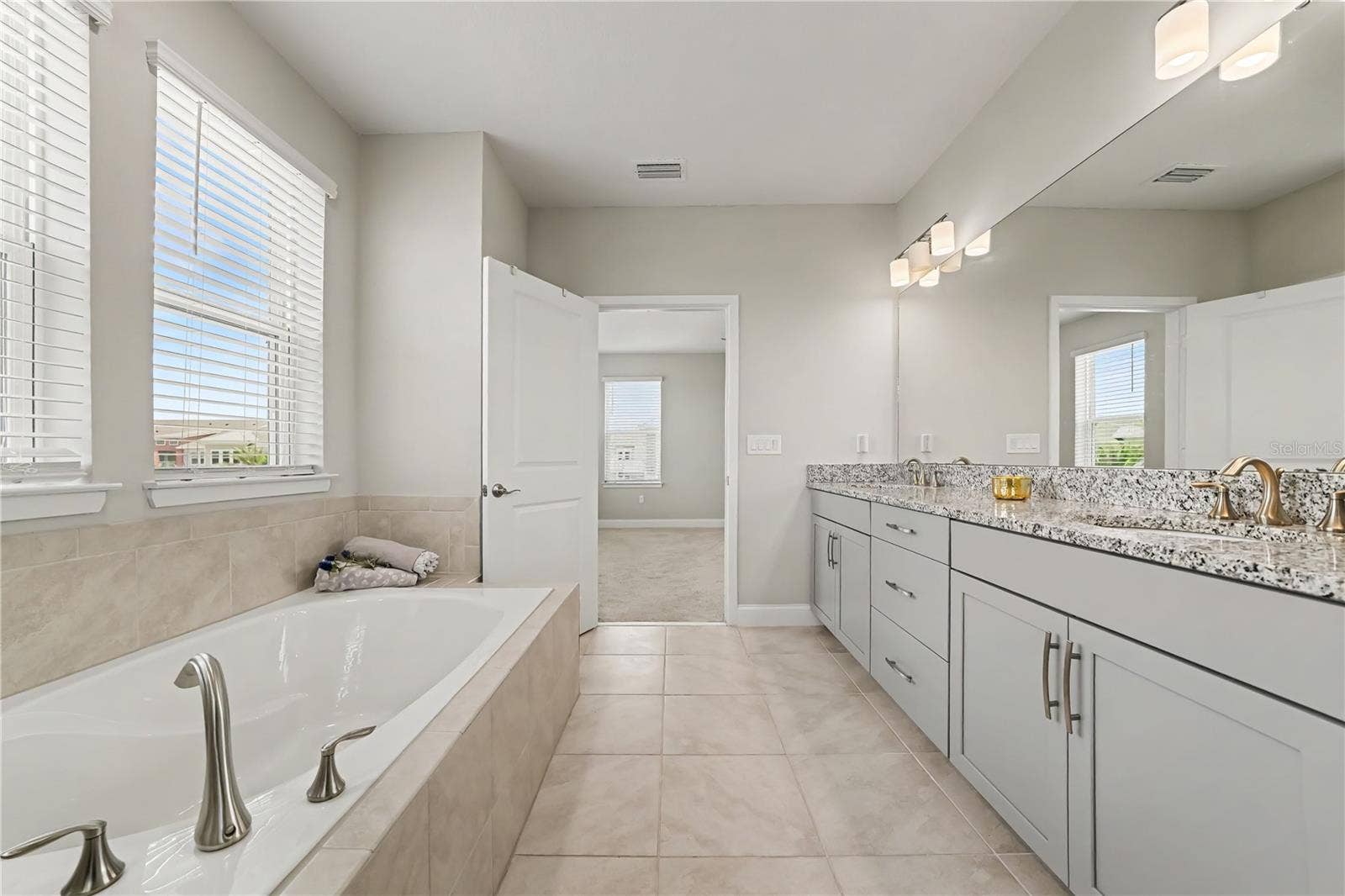 7505 LAUREATE BOULEVARD, #2407, Orlando, FL 32827 Upgraded features in this custom primary bathroom