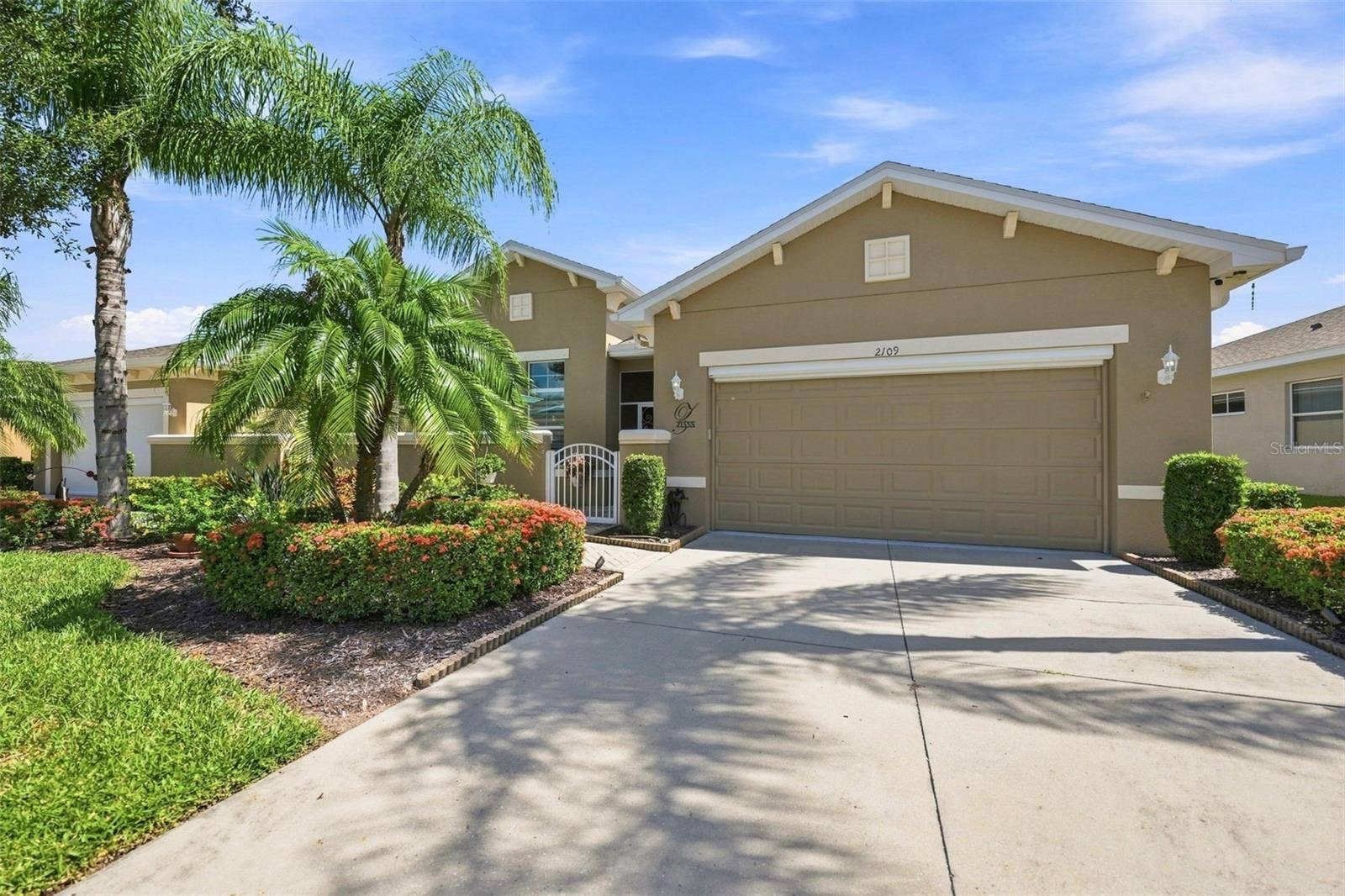 2109 SIFIELD GREENS WAY, #70, Sun City Center, FL 33573 Welcome HOME!
