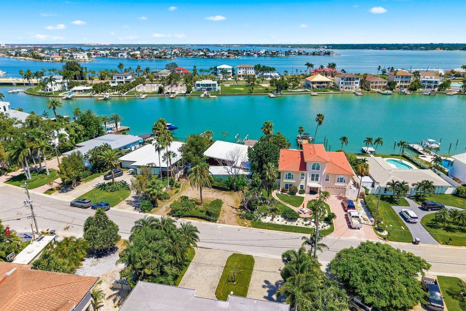 31 DOLPHIN DRIVE, Treasure Island, FL 33706