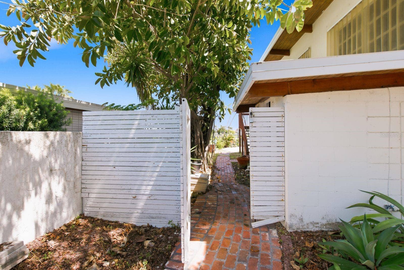 31 DOLPHIN DRIVE, Treasure Island, FL 33706