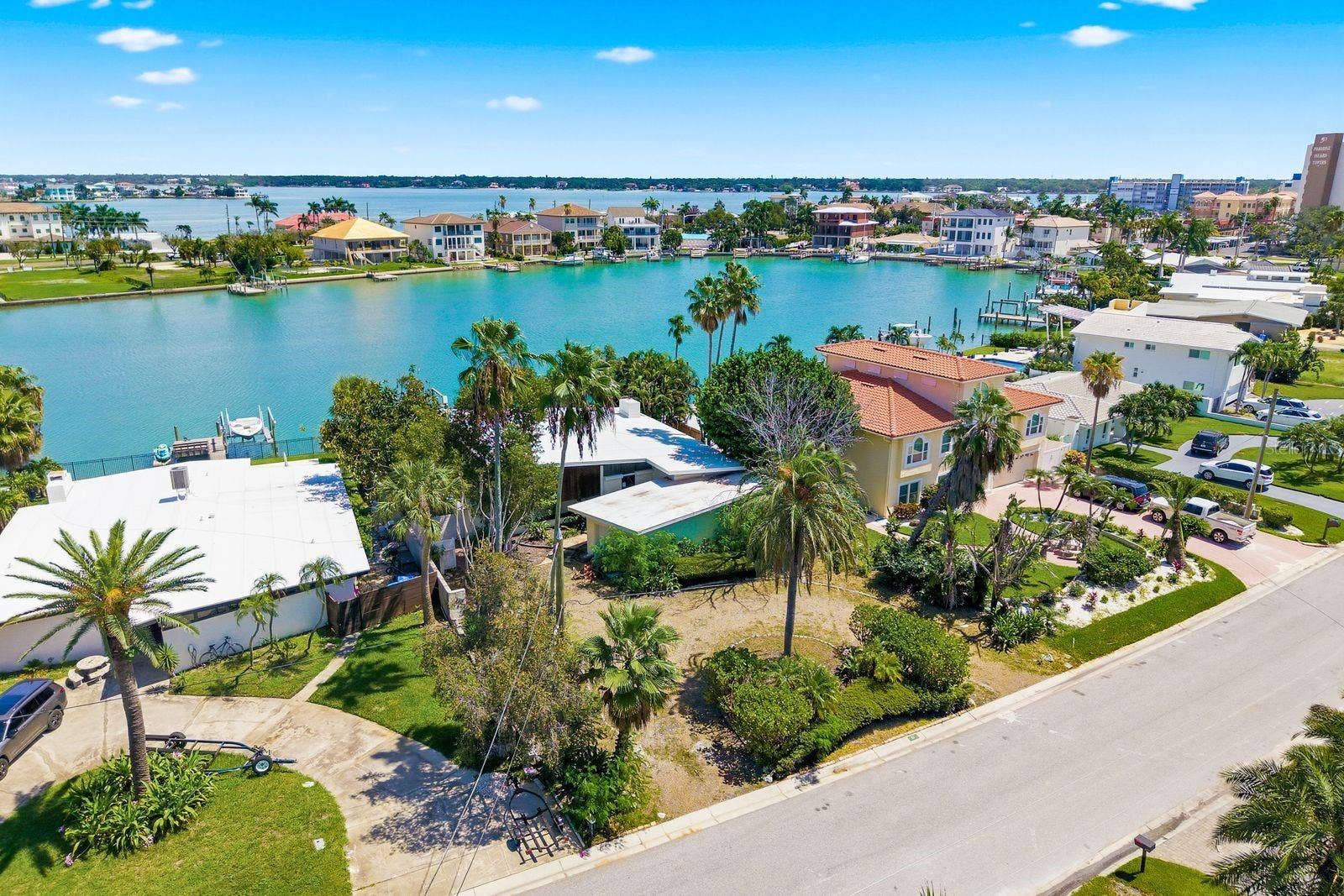 31 DOLPHIN DRIVE, Treasure Island, FL 33706