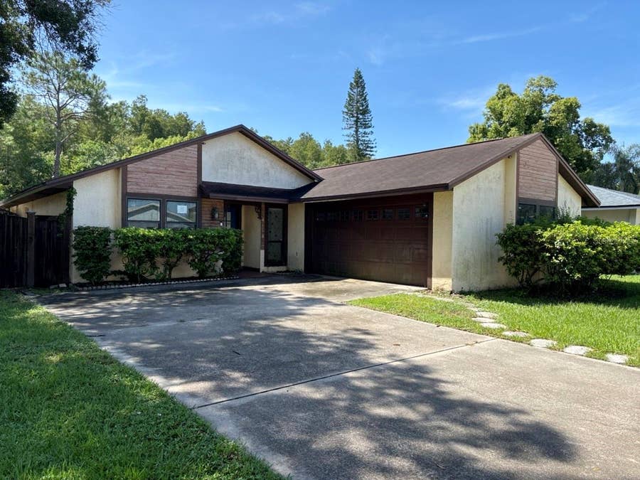 Property photo for 4604 RIDGE POINT, Tampa, FL
