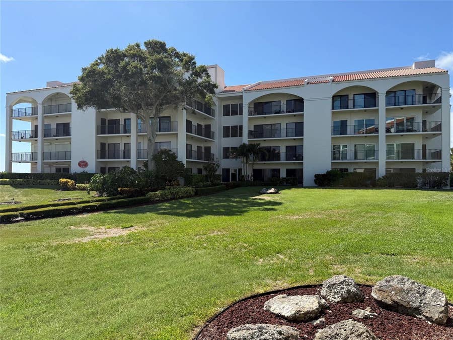 Property photo for 306 MARINER DRIVE, #306, Tarpon Springs, FL
