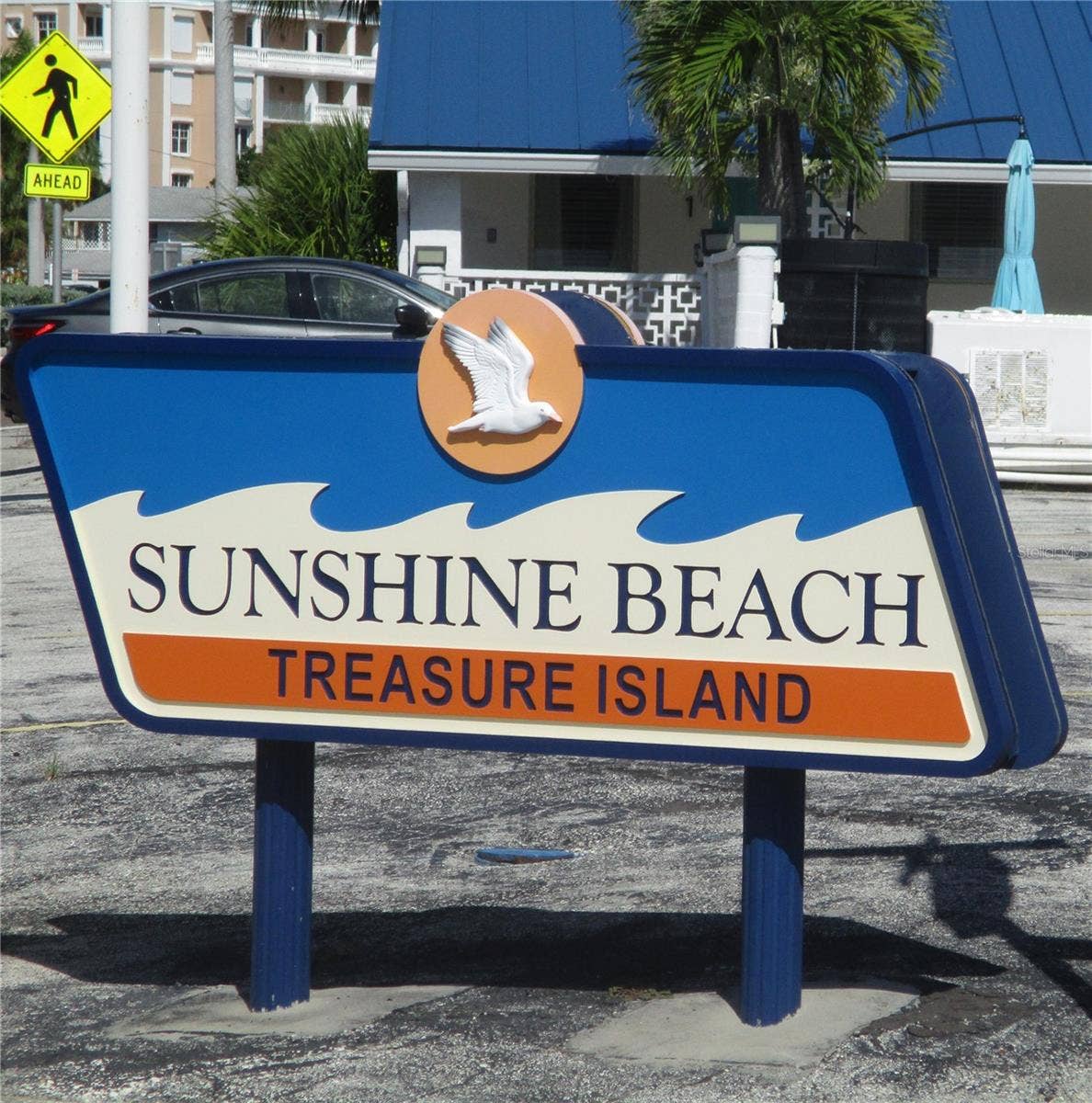 11855 1ST STREET E, Treasure Island, FL 33706 Just down the road....