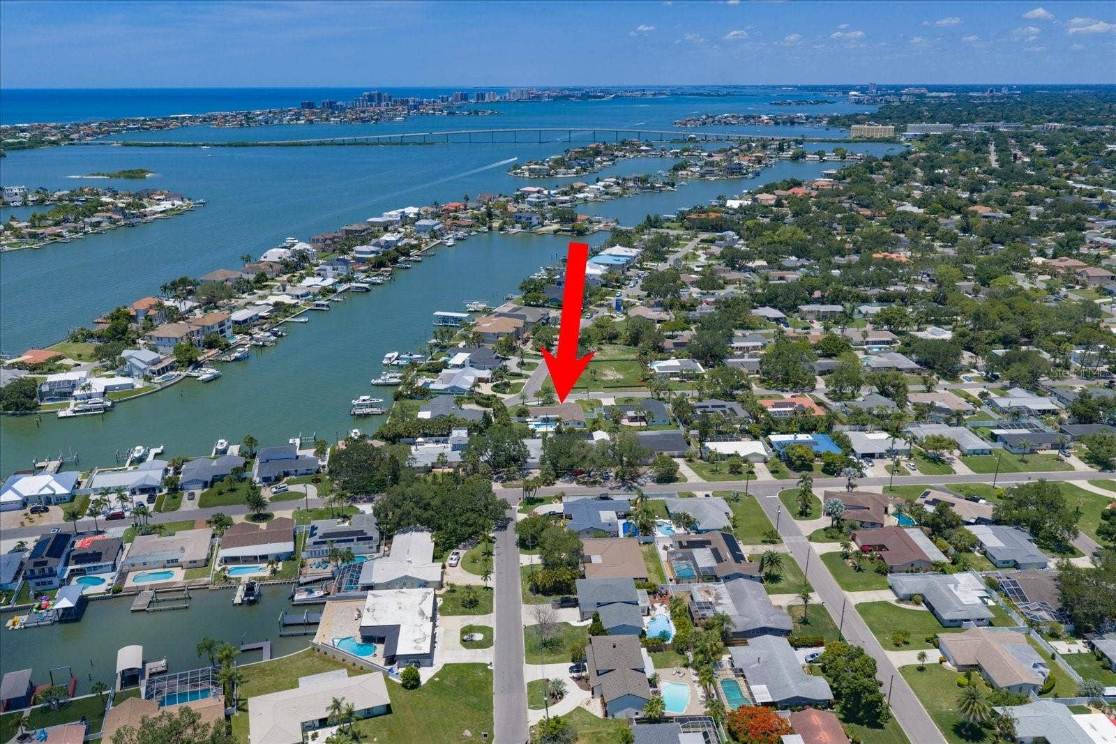 Right next door to the water. Love those coastal breezes and the salt in the air!