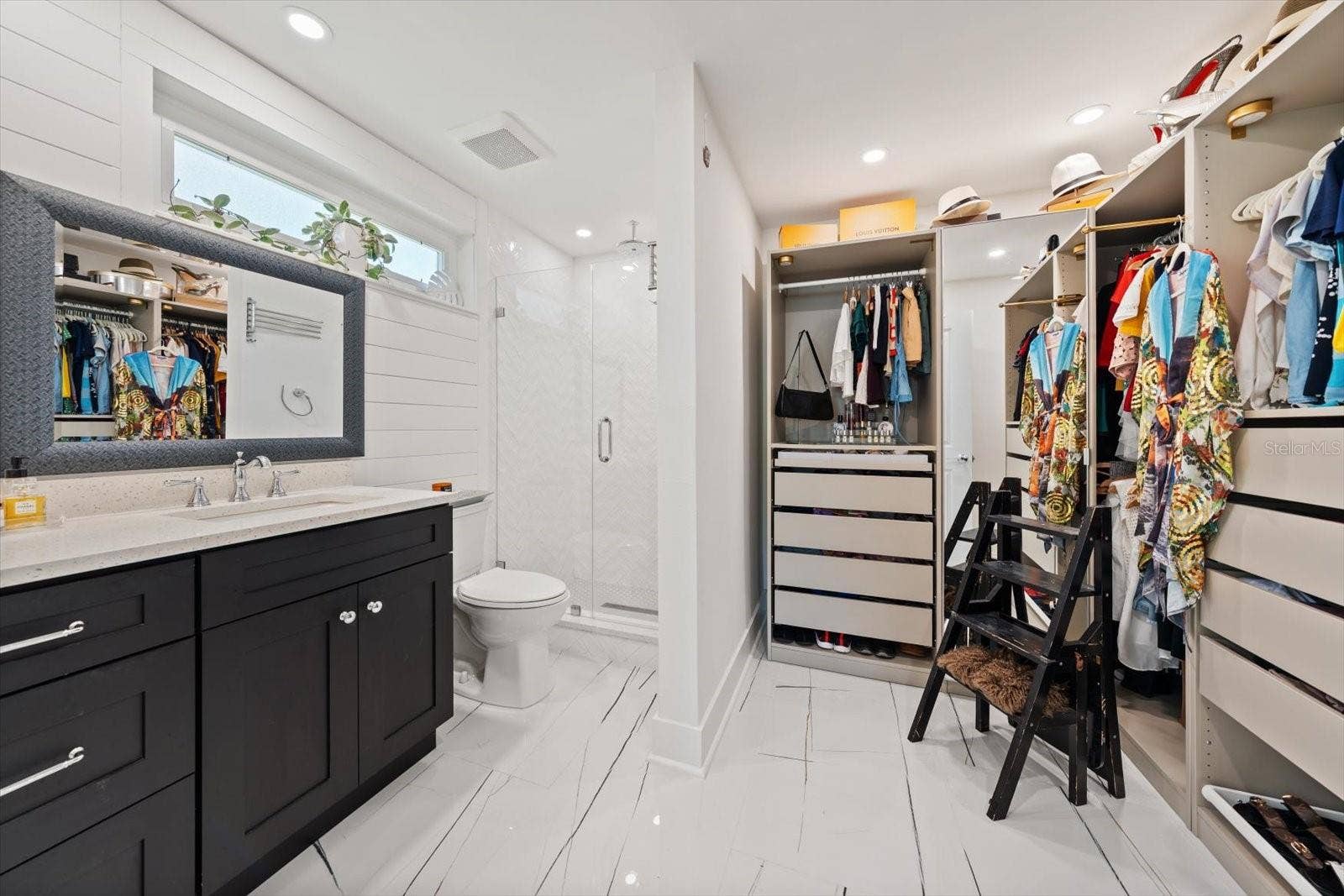 Built in closet, so fancy