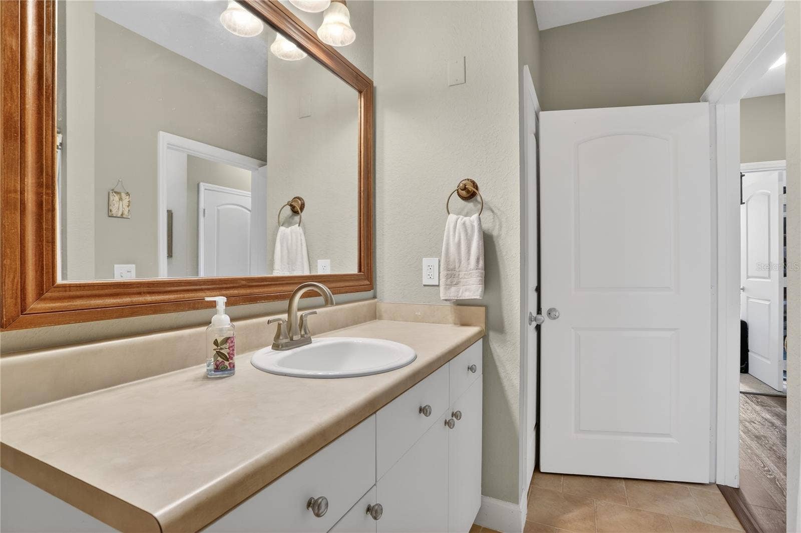 4221 W SPRUCE STREET, #2426, Tampa, FL 33607 4221 W SPRUCE STREET, #2426, Tampa, FL 33607