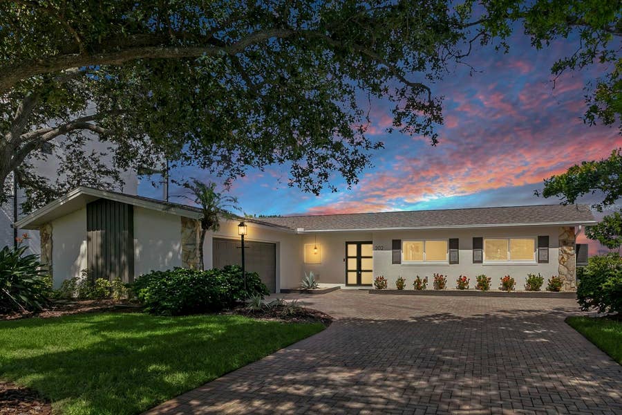 Property photo for 202 DRIFTWOOD LANE, Largo, FL