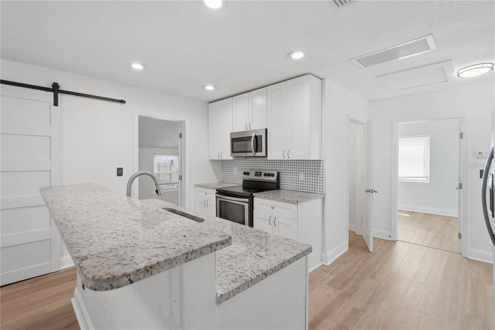 2861 17TH AVENUE N, St Petersburg, FL 33713