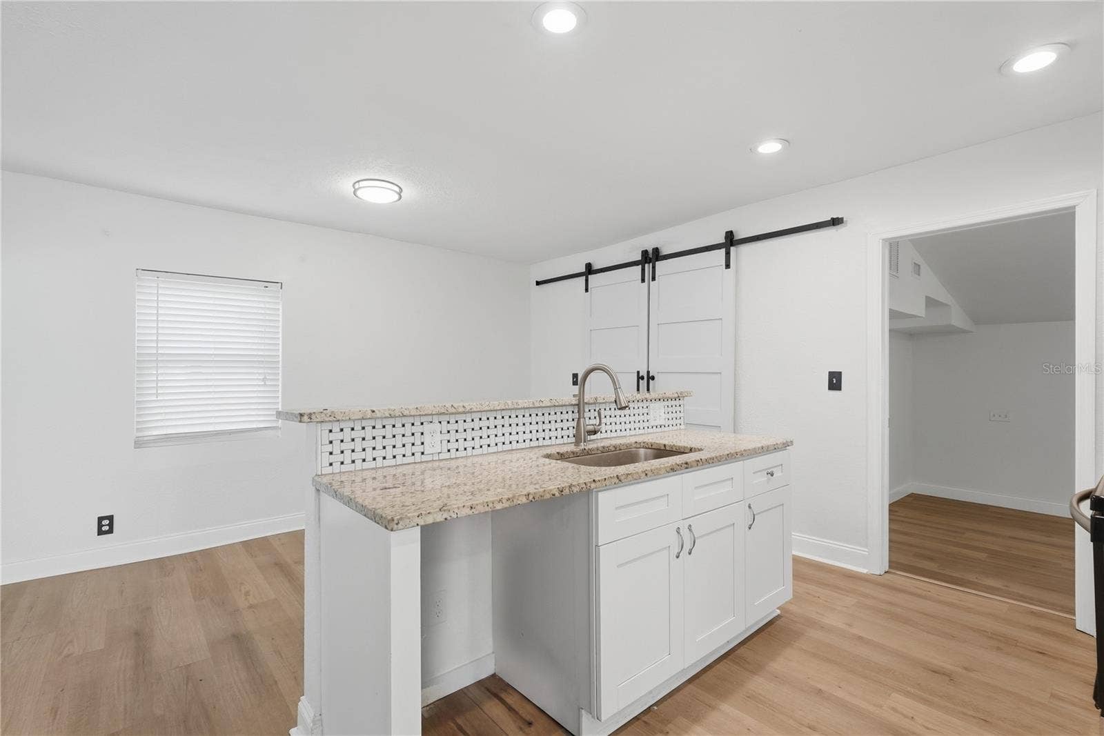 2861 17TH AVENUE N, St Petersburg, FL 33713