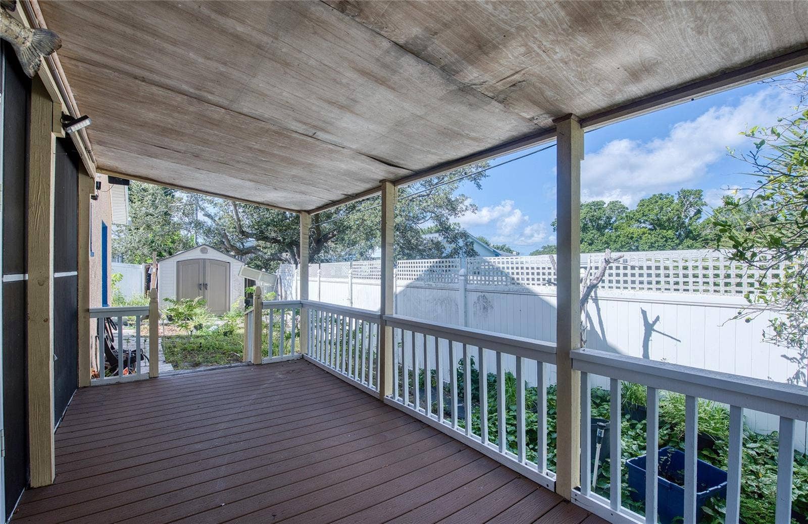 Covered deck. (2)