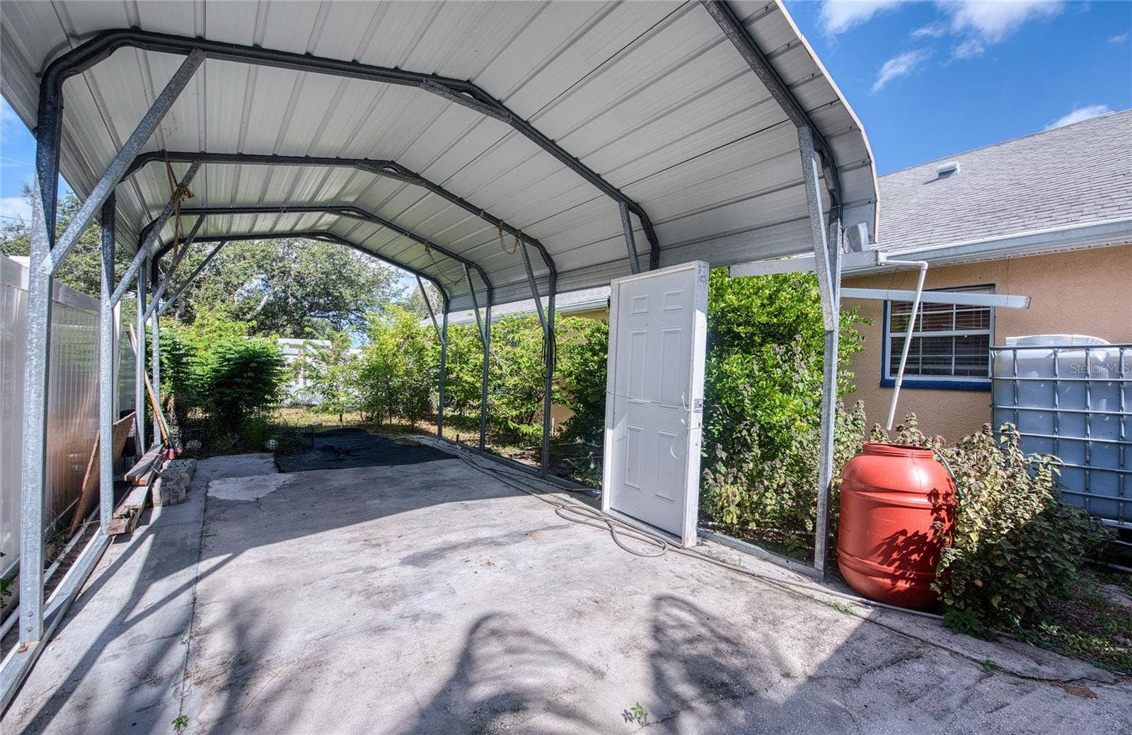 Covered parking. (1)