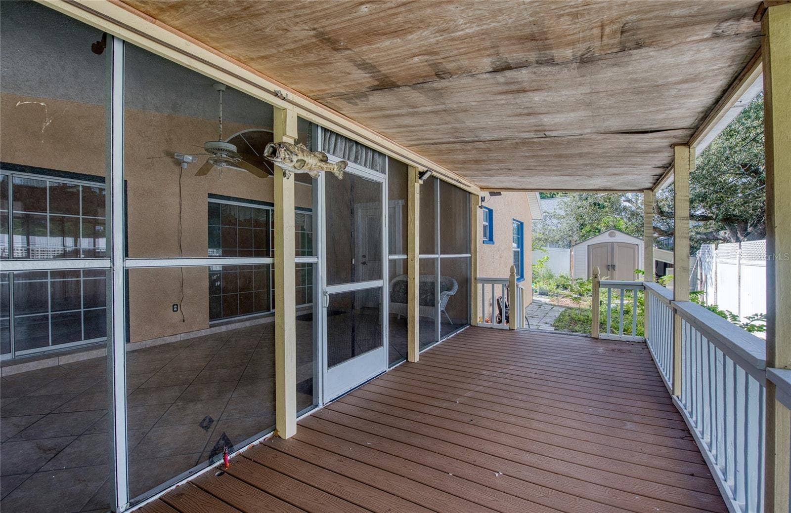Covered deck. (1)