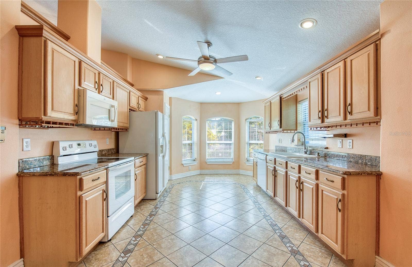 Kitchen. (1)