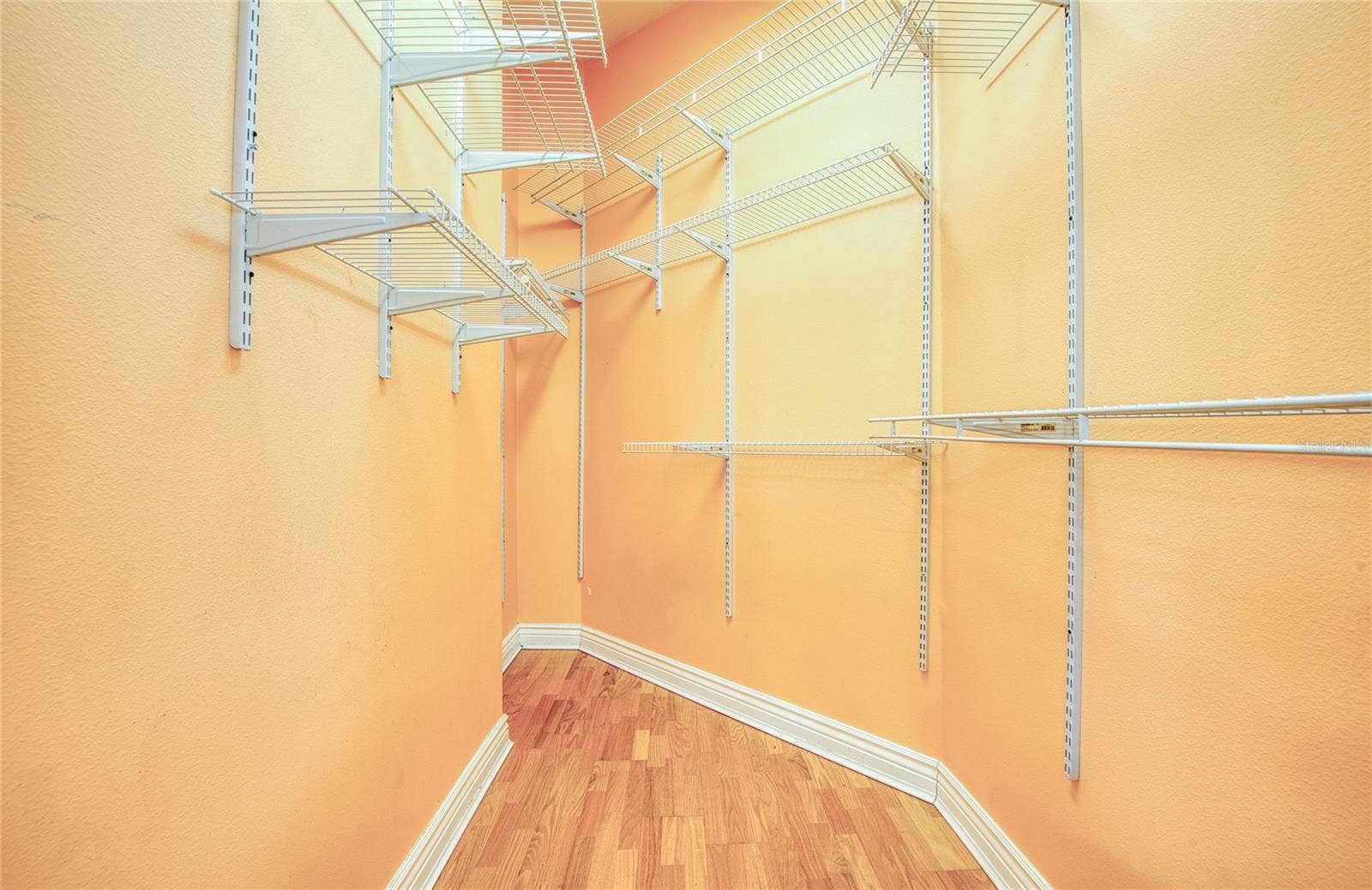 Master Closet. (1)
