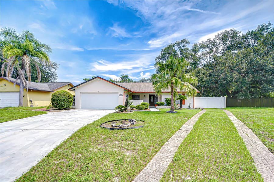 Property photo for 7613 S SANIBEL CIRCLE, Temple Terrace, FL