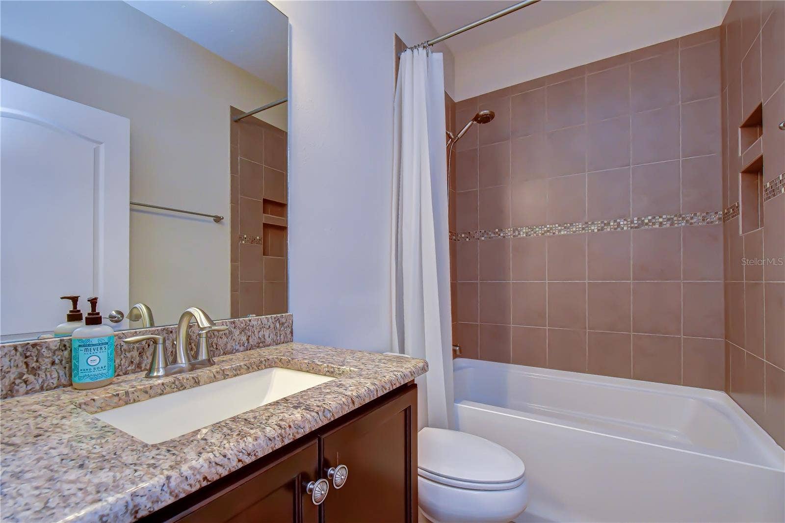 826 VINO VERDE CIRCLE, Brandon, FL 33511 826 VINO VERDE CIRCLE, Brandon, FL 33511