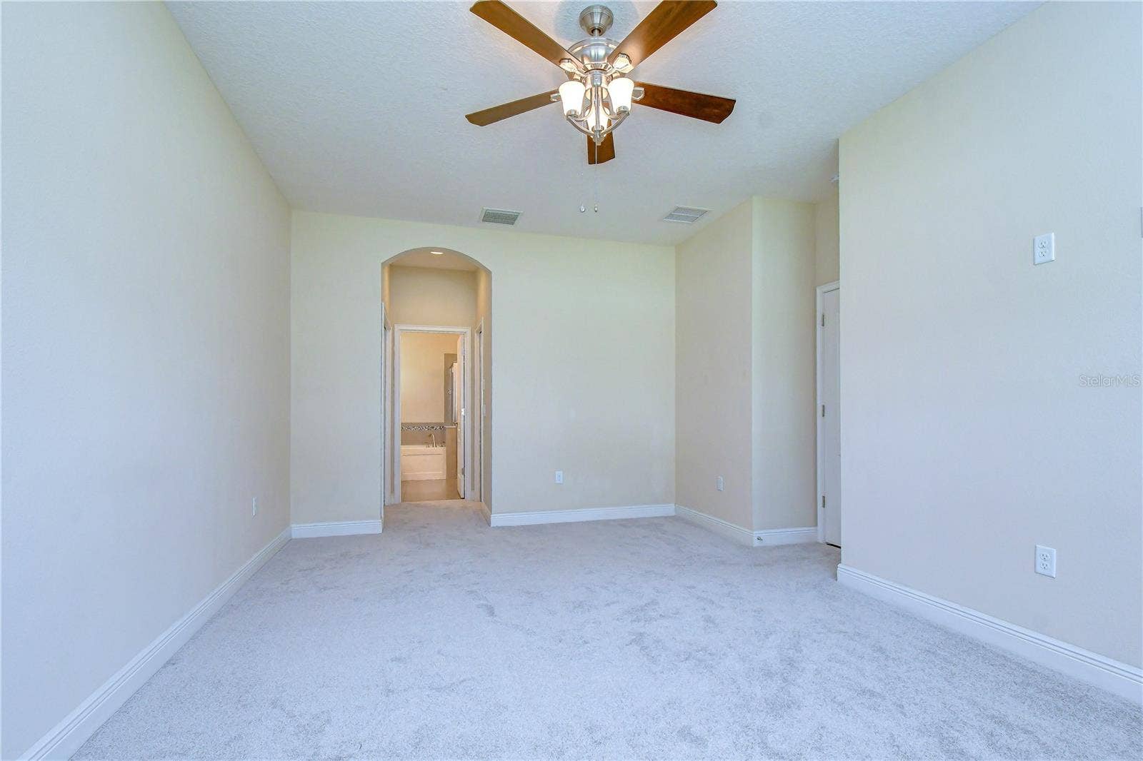 826 VINO VERDE CIRCLE, Brandon, FL 33511 826 VINO VERDE CIRCLE, Brandon, FL 33511