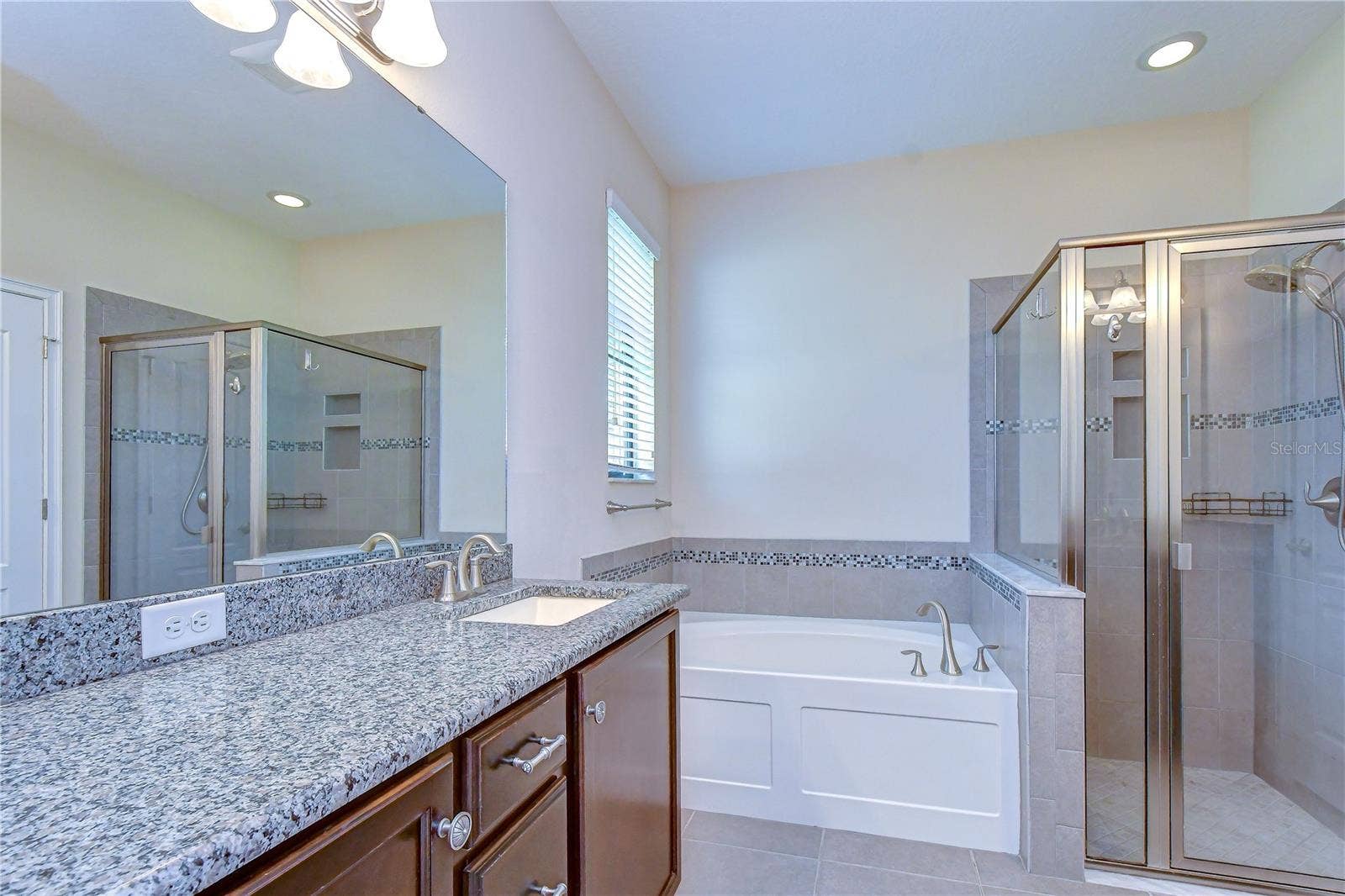 826 VINO VERDE CIRCLE, Brandon, FL 33511 826 VINO VERDE CIRCLE, Brandon, FL 33511