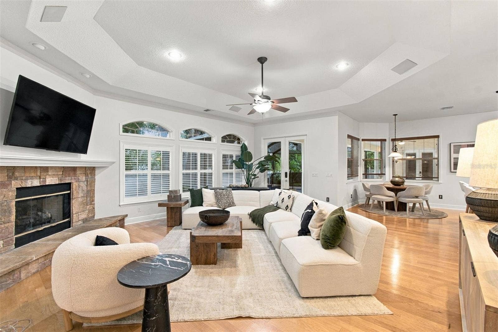 816 CITRUS WOOD LANE, Valrico, FL 33594