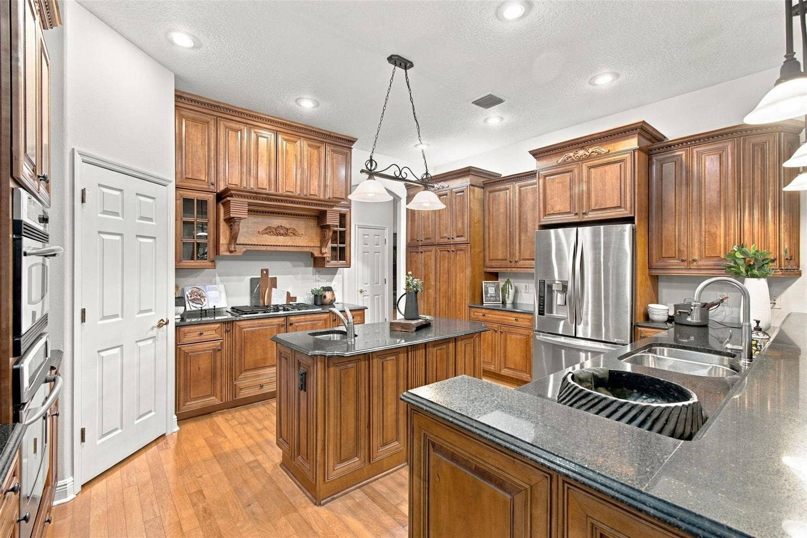 816 CITRUS WOOD LANE, Valrico, FL 33594